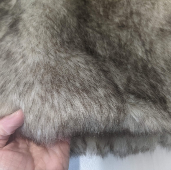 Me Jane Size 12 Faux Fur Vest - Picture 2 of 10